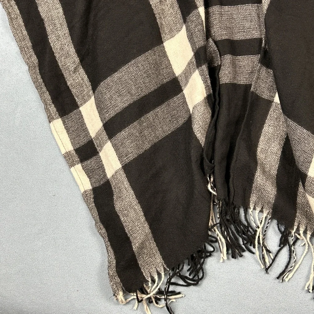NWT Three Dots Womens Cashmere‎ Shawl Scarf Wool Wraparound Erin Plaid Luxury